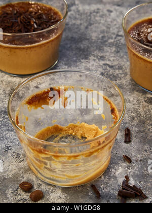 Tazze di caffè creme brûlée Foto Stock