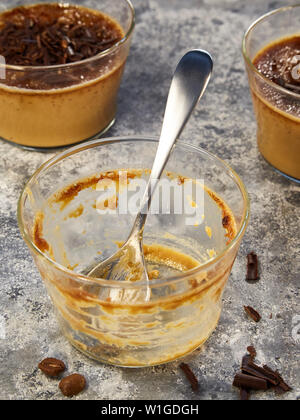 Tazze di caffè creme brûlée Foto Stock
