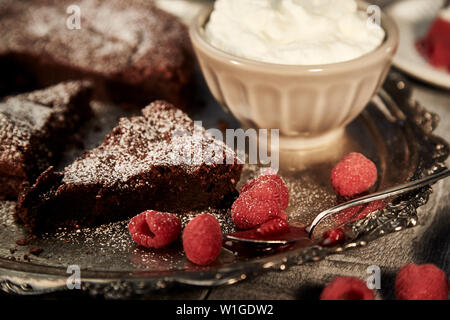 Torta al cioccolato senza farina Foto Stock