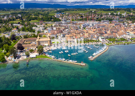 Veduta aerea del castello di Morges nel bordo del lago Leman in Svizzera Foto Stock