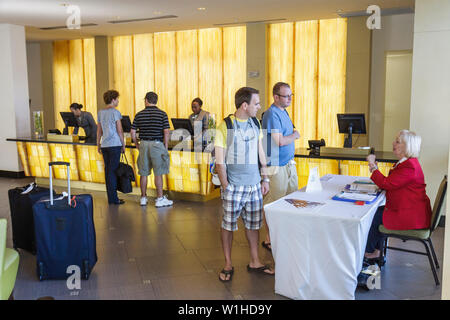 Fort ft. Lauderdale Florida,Hilton Fort Lauderdale Marina,hotel hotel hotel alloggio motel,catena,ospitalita',alloggio,lobby,reception check in re Foto Stock