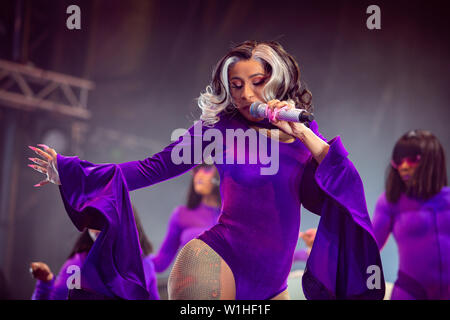 Sandvika, Norvegia. 02Luglio, 2019. Il rapper americano e il cantante Cardi B esegue un concerto dal vivo durante il norvegese music festival Kardetten 2019 in Sandvika. (Photo credit: Gonzales foto/Tord Litleskare). Credito: Gonzales foto/Alamy Live News Foto Stock