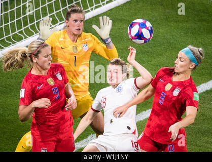 Lione. 2 Luglio, 2019. Ellen White (C) dell'Inghilterra compete durante la semifinale tra Stati Uniti e Inghilterra al 2019 FIFA Coppa del Mondo Femminile a Stade de Lyon Lione in Francia il 2 luglio 2019. Credito: Xiao Yijiu/Xinhua/Alamy Live News Foto Stock