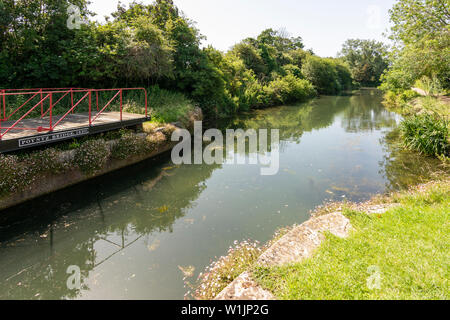 Poyntz sul ponte della nave Chichester Canal, Chichester, West Sussex, Regno Unito. Foto Stock