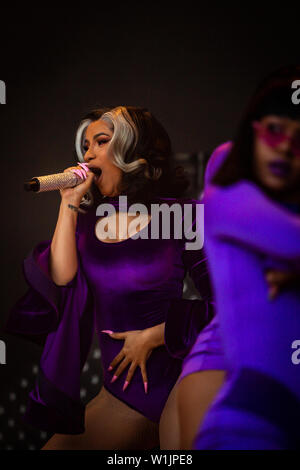 Sandvika, Norvegia. 02Luglio, 2019. Il rapper americano e il cantante Cardi B esegue un concerto dal vivo durante il norvegese music festival Kardetten 2019 in Sandvika. (Photo credit: Gonzales foto/Tord Litleskare). Credito: Gonzales foto/Alamy Live News Foto Stock