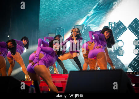 Sandvika, Norvegia. 02Luglio, 2019. Il rapper americano e il cantante Cardi B esegue un concerto dal vivo durante il norvegese music festival Kardetten 2019 in Sandvika. (Photo credit: Gonzales foto/Tord Litleskare). Credito: Gonzales foto/Alamy Live News Foto Stock