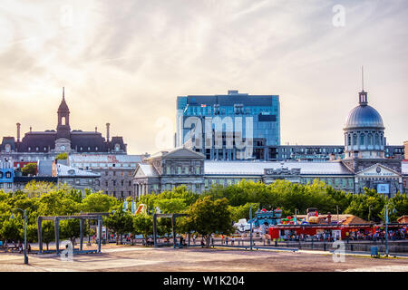 Mercato di Bonsecours o marche bonsecours edificio e il municipio di Montreal al Québec, Canada. Foto Stock