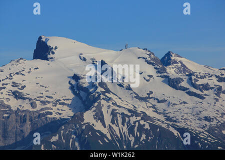 Monte Titlis visto dal Monte Stanserhorn, Svizzera. Foto Stock