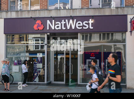 Oxford, Regno Unito - 29 Giugno 2019: facciata della NatWest bank ramo su Cornmarket Street Foto Stock