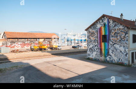 Ajaccio, Francia - 29 Giugno 2015: Ajaccio stazione ferroviaria Vista. Isola di Corsica Foto Stock