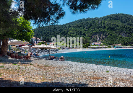Spiaggia di Panormos, Skopelos, Sporadi settentrionali della Grecia. Foto Stock