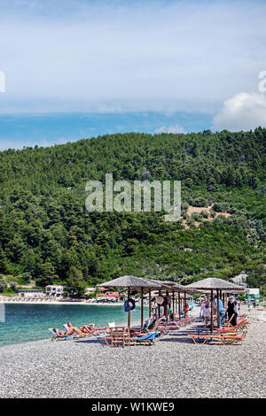 Spiaggia di Panormos, Skopelos, Sporadi settentrionali della Grecia. Foto Stock