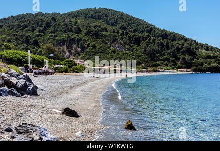 Spiaggia di Panormos, Skopelos, Sporadi settentrionali della Grecia. Foto Stock