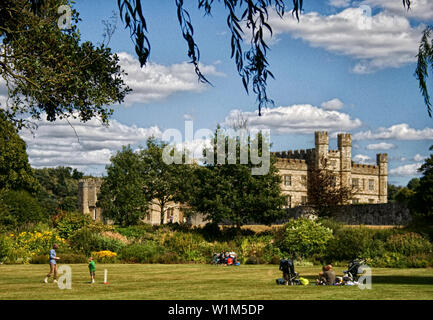 Il Castello di Leeds vicino a Maidstone nel Kent Foto Stock