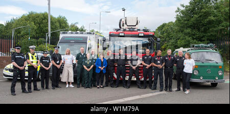 Glasgow, Regno Unito. Il 3 luglio 2019. Nella foto: Jeane Freeman, il ministro della Sanità (in giacca blu) Benessere e programma di resilienza esteso per i servizi di emergenza. Linea anteriore dei lavoratori di emergenza sarà possibile accedere alla adattati alla salute mentale le risorse, a seguito della proroga di un programma benessere. Il governo scozzese sta commettendo £138,000 di finanziamenti per le arterie vitali Scozia iniziativa per coprire la polizia Scozia, l incendio e il servizio di soccorso e lo Scottish Ambulance Service. Credito: Colin Fisher/Alamy Live News Foto Stock