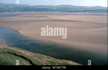 Le sabbie di Glaslyn a bassa marea sulle rive di Portmeirion stile Italiano village, il Galles del Nord Foto Stock