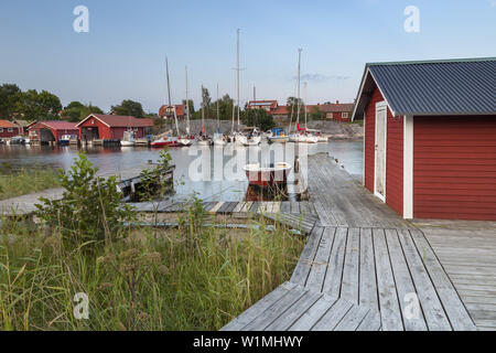 Porto di Berg sull isola di Moeja nell arcipelago di Stoccolma, Uppland, Stockholms terra, a sud della Svezia, Svezia, Scandinavia, Europa settentrionale Foto Stock