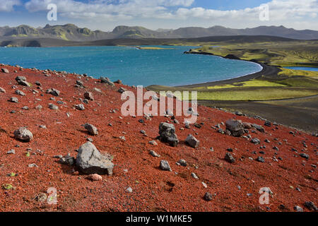 Terra rossa presso il cratere del lago Litlisjor, Veidivötn, altopiani, Isola Meridionale, Islanda, Europa Foto Stock