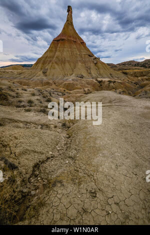 Castil de Tierra, El Castildetierra, Bardenas Reales, semi-deserto regione naturale (badlands), riserva della biosfera dall'UNESCO, Bardena Blanca, Bianco Bardena, Foto Stock