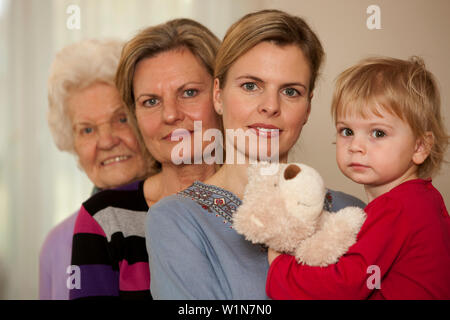 Femmina di quattro generazioni di una famiglia Foto Stock