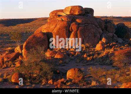 Devils Marmi Riserva, Stuart Hwy., vicino Wauchope NT, Australia Foto Stock