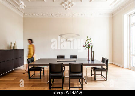 La sala da pranzo in un edificio vecchio piatto, Amburgo, Germania Foto Stock