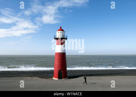 Casa di luce in Westkapelle vicino a Domburg, costa del Mare del Nord, Zeeland, Paesi Bassi Foto Stock