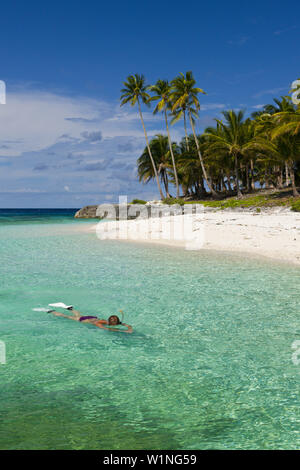 Snorkeling off Fadol Isola, Kai, ISOLE MOLUCCHE, INDONESIA Foto Stock