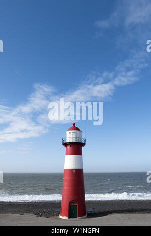 Casa di luce in Westkapelle vicino a Domburg, costa del Mare del Nord, Zeeland, Paesi Bassi Foto Stock