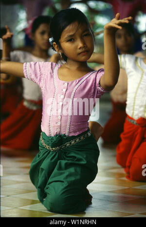 Tempio di apprendimento della danza, Royal Academy of Performing, Phnom Penh Cambogia Indocina, Asia Foto Stock