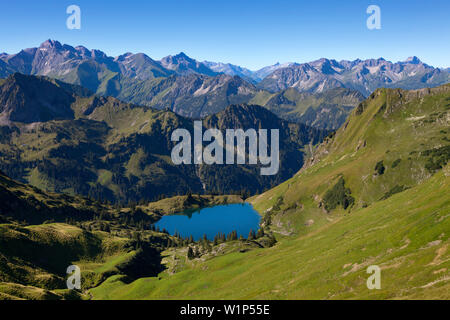 Seealpsee, a Nebelhorn, vicino a Oberstdorf, Allgaeu Alpi, Allgaeu, Baviera, Germania Foto Stock