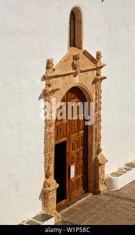 Portale della chiesa Iglesia de Santa María a Betancuria, Fuerteventura, Isole Canarie, Islas Canarias, Oceano Atlantico, Spagna, Europa Foto Stock