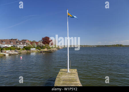 Case e jetty dal Schlei a Schleswig, costa baltica, Schleswig-Holstein, Germania settentrionale, Germania, Europa Foto Stock