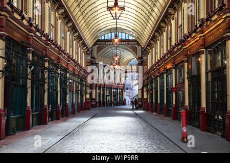 LONDON, Regno Unito - 13 Maggio 2012: mercato Leadenhall a Londra. Si tratta di uno dei più antichi mercati di Londra, risalente al XIV secolo. Foto Stock