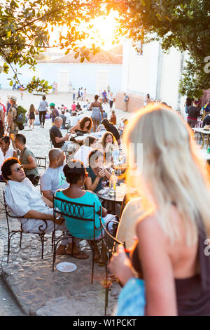 Terrazze di Trinidad, accanto a la Iglesia Parroquial de la Santisima Trinidad vicino a Plaza Mayor, internet hot spot, punto di incontro per turisti provenienti da Foto Stock