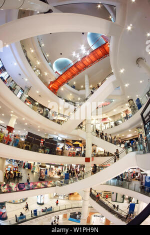 Il terminale 21 Shopping Mall, Sukhumvit Road, Bangkok, Thailandia Foto Stock