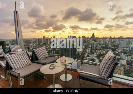 Vista dalla ottava Bar sul Tetto, Marriot Hotel Sukhumvit, skyline , punto di vista, skybar, Lounge, tetto, bar, Bangkok, Thailandia Foto Stock