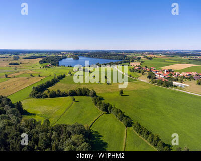 Vista panoramica su una foresta sui capelli moss, Abate villaggi del lago e dell abate villaggio nel Berchtesgadener Land Foto Stock