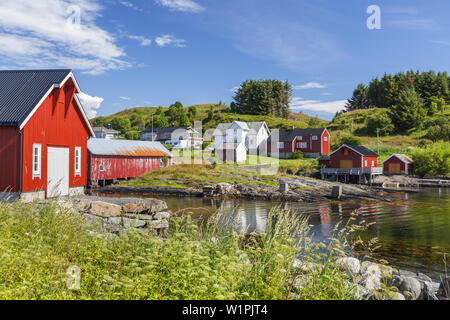 Villaggio di Pescatori Bud dall Oceano Atlantico Road, More og Romsdal, Norvegia occidentale, Norvegia, Scandinavia, Nord Europa, Europa Foto Stock