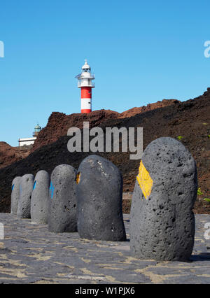 Punta de Teno con il faro di Faro de Teno, Teno montagne, Tenerife, Isole Canarie, Islas Canarias, Oceano Atlantico, Spagna, Europa Foto Stock