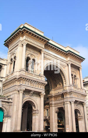 Milano, Italia. Galleria Vittorio Emanuele II - famosa per lo shopping di lusso gallery. Foto Stock