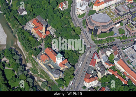 Antenna di Rosenheimer Berg con Muellersches Volksbad e Gasteig Cultural Center, Haidhausen, Monaco di Baviera, Germania Foto Stock