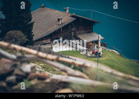 Tisenhof con serbatoio di Vernago, E5, Alpenüberquerung, 6a tappa, sfiato,Niederjochbach, rifugio Similaun, Val Senales, serbatoio di Vernago, Merano Foto Stock