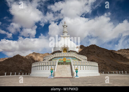 Shanti Stupa in Leh, Ladakh, India, Asia Foto Stock