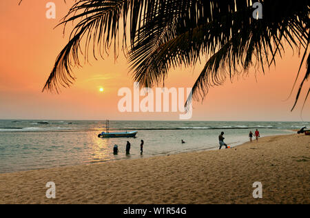 Spiaggia in Aluthgama vicino Beruwela, la Westcoast, Sri Lanka Foto Stock
