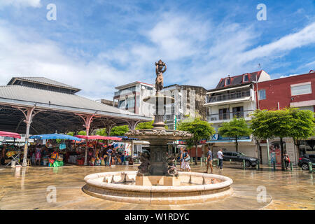 Brunnen a Pointe-à-Pitre, Guadalupa, Frankreich | fontana di Pointe-à-Pitre, Guadalupa, Francia Foto Stock