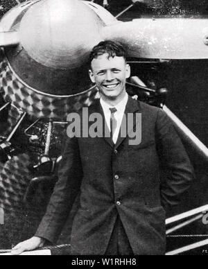 CHARLES LINDBERGH (1902 - 1974) American aviatore poco dopo il suo assolo e non-stop volo transatlantico nel maggio 1927 Foto Stock