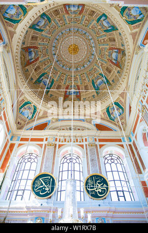 Interno della Moschea Ortakoy nella città di Istanbul dalla Turchia. Foto Stock