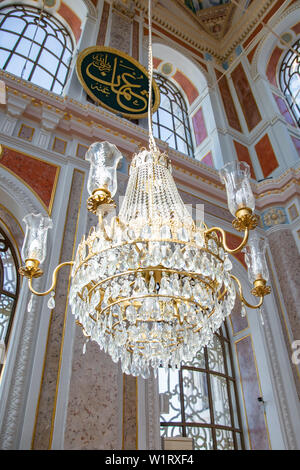 Interno della Moschea Ortakoy nella città di Istanbul dalla Turchia. Foto Stock