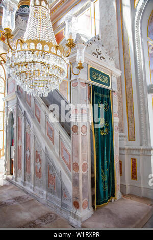 Interno della Moschea Ortakoy nella città di Istanbul dalla Turchia. Foto Stock